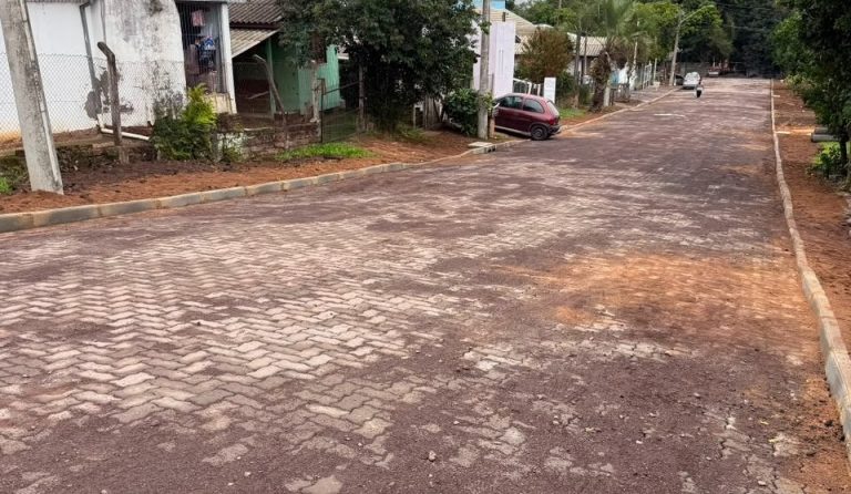 Pavimentação da Rua Tupi é concluída no bairro Nova Parobé