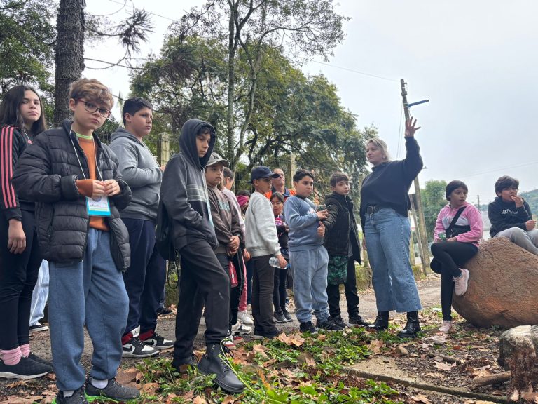 Trilha urbana une educação ambiental e prevenção para agentes mirins da Defesa Civil em Três Coroas