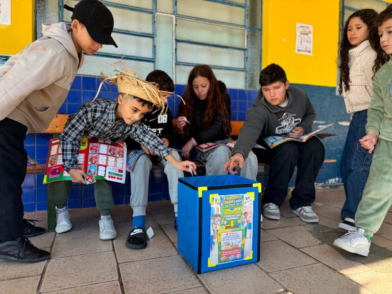 Parobé transforma paixão pela Copa em ação ambiental e lança campanha de reciclagem de figurinhas