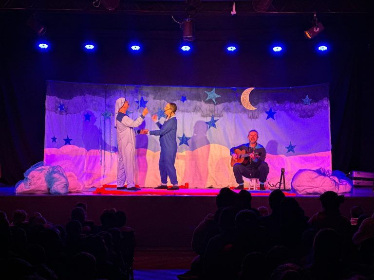 'Cuidado Que Ronca!' leva canções de ninar ao palco do Festivale em Rolante