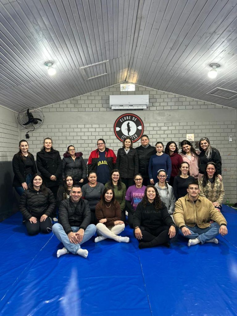 Oficina de Defesa Pessoal para Mulheres é concluída com sucesso em Parobé