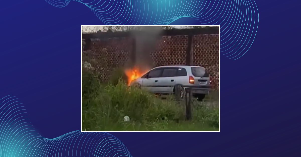Incêndio atinge parte frontal de veículo no bairro Santa Maria, em Taquara