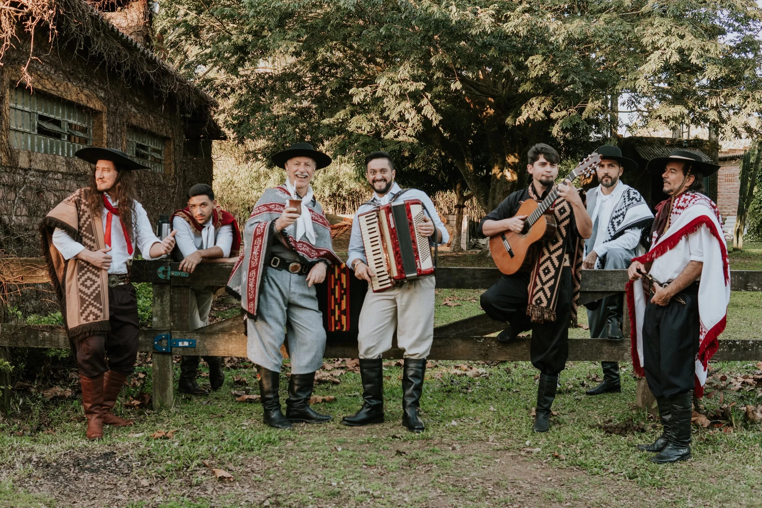CTG O Fogão Gaúcho celebra 78 anos com baile animado por Os Serranos em Taquara