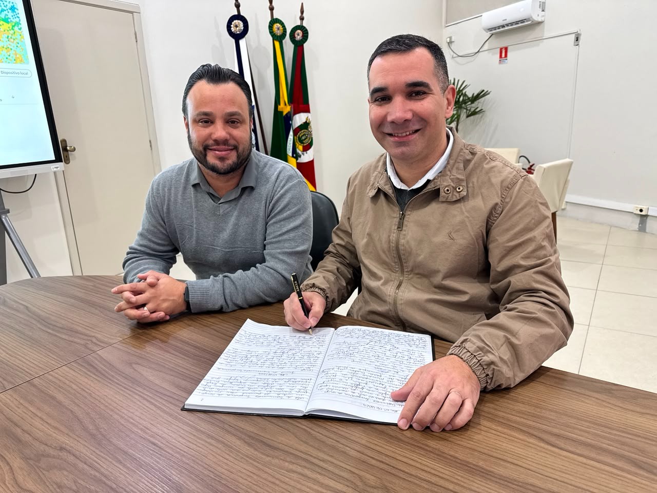 Vice-prefeito Adriano Azeredo assume interinamente a Prefeitura de Parobé durante agenda do prefeito em Brasília