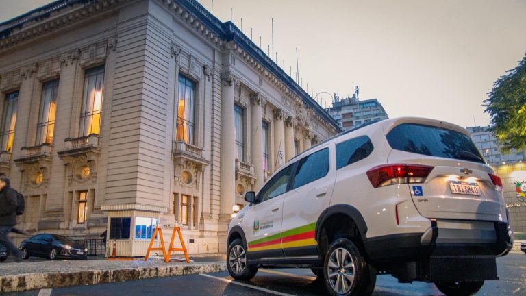 Parobé recebe veículo adaptado para reforçar transporte de pacientes da Saúde