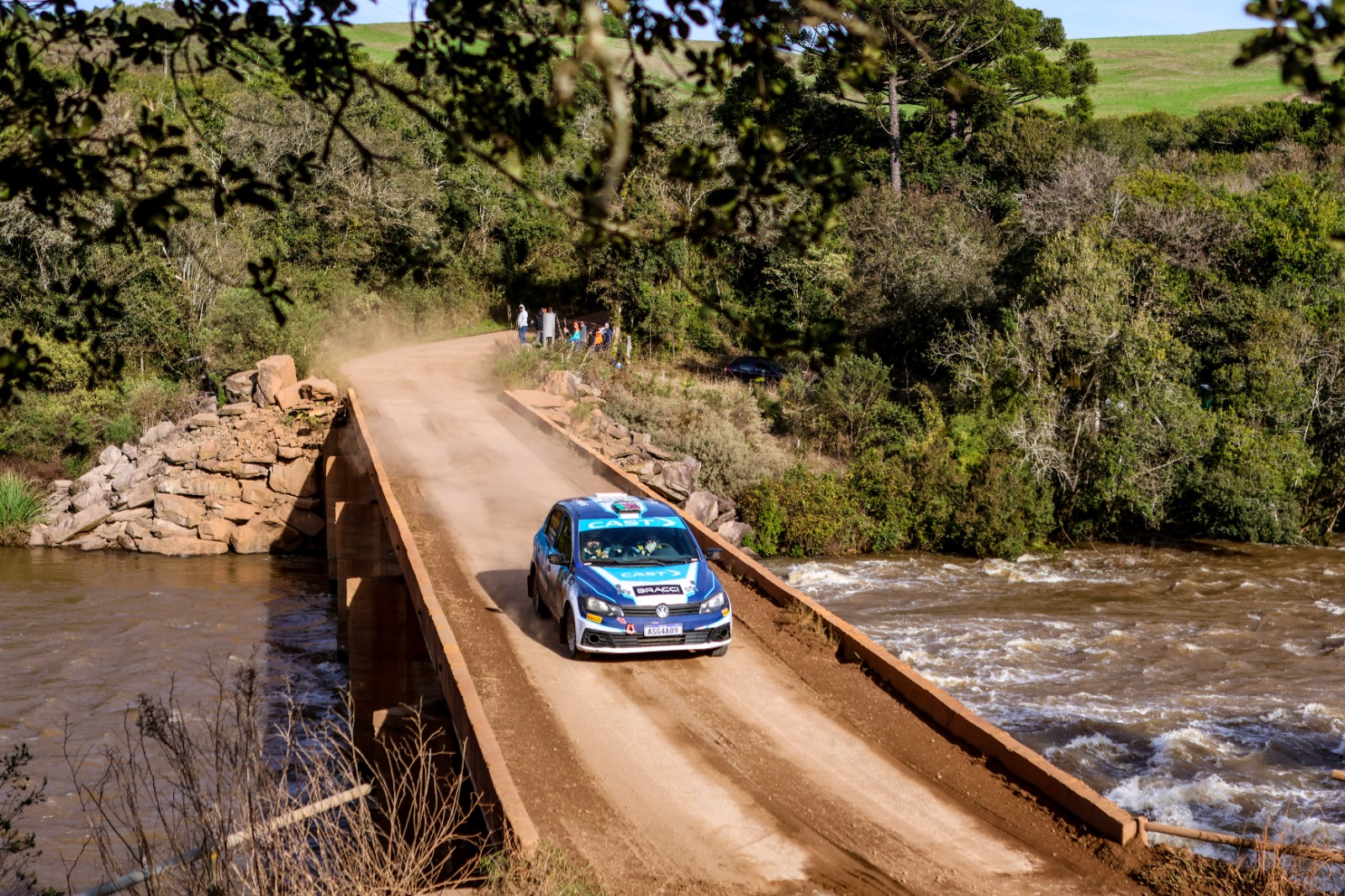 Taquarense Bruno Foscarini assume liderança do Brasileiro de Rally após vitória em Nova Prata