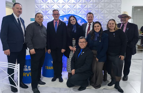 Rotary Club de Taquara empossa nova presidente e apresenta projetos para o ano rotário 2026/2027