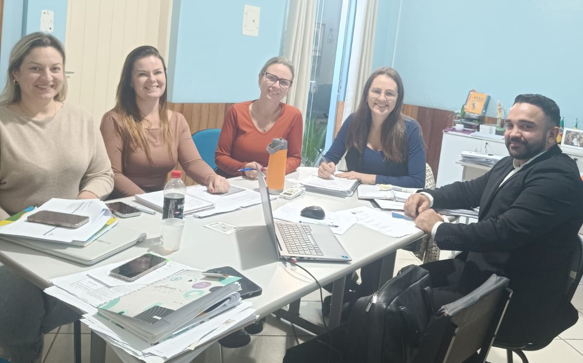Equipe pedagógica de Três Coroas participa de assessoria técnica para fortalecimento da Educação Inclusiva