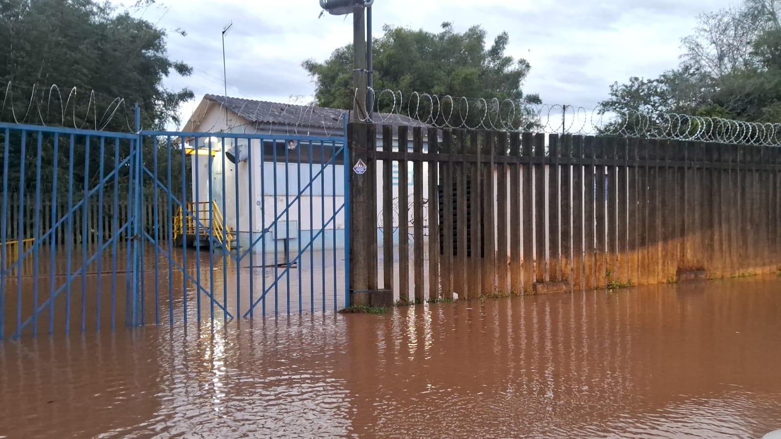 Corsan atua para normalizar abastecimento de água em Três Coroas, Igrejinha e Parobé após cheia dos rios