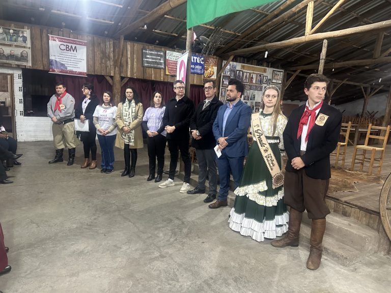 Painel debate o papel do Tradicionalismo Gaúcho no combate à violência contra a mulher em Igrejinha