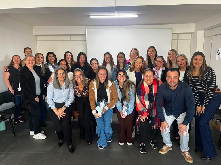 Secretaria de Saúde de Parobé homenageia recepcionistas e motoristas pelo seu dia