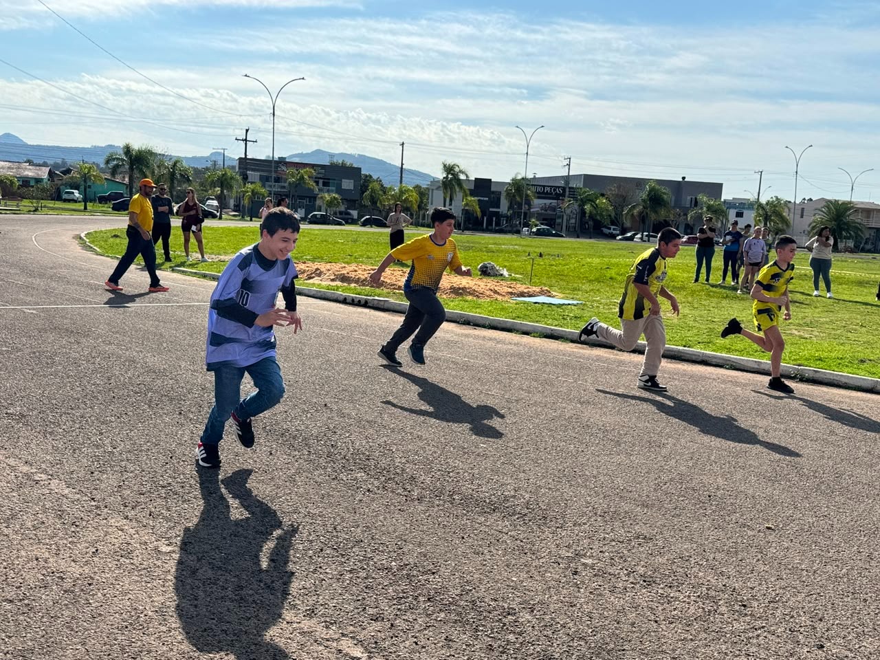 Jogos Escolares Inclusivos reúnem cerca de 150 estudantes em Parobé