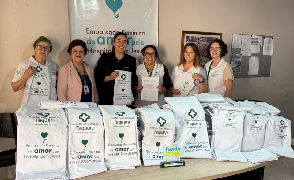 Embaixada Feminina de Amor pelo Hospital Bom Jesus entrega 200 lençóis e 142 camisolas