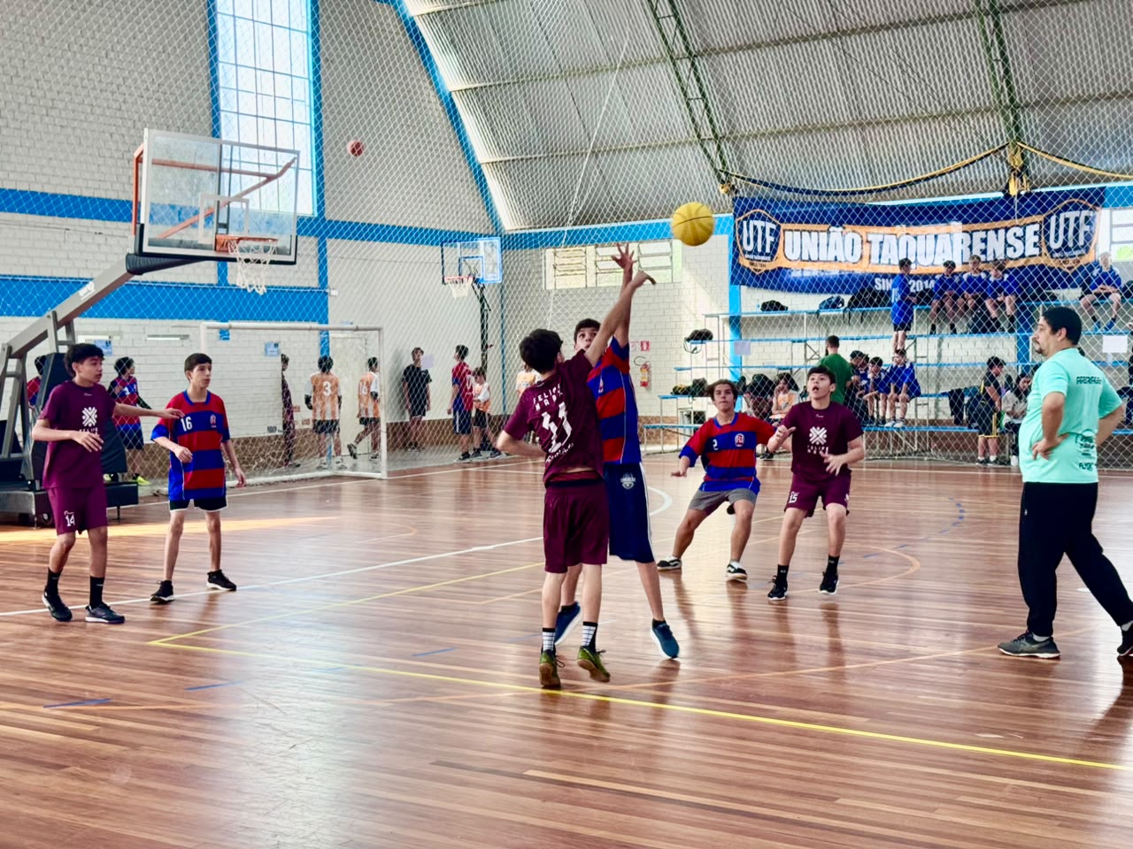 Jogos Estudantis de Taquara reúnem 222 atletas nas disputas de basquete 3x3