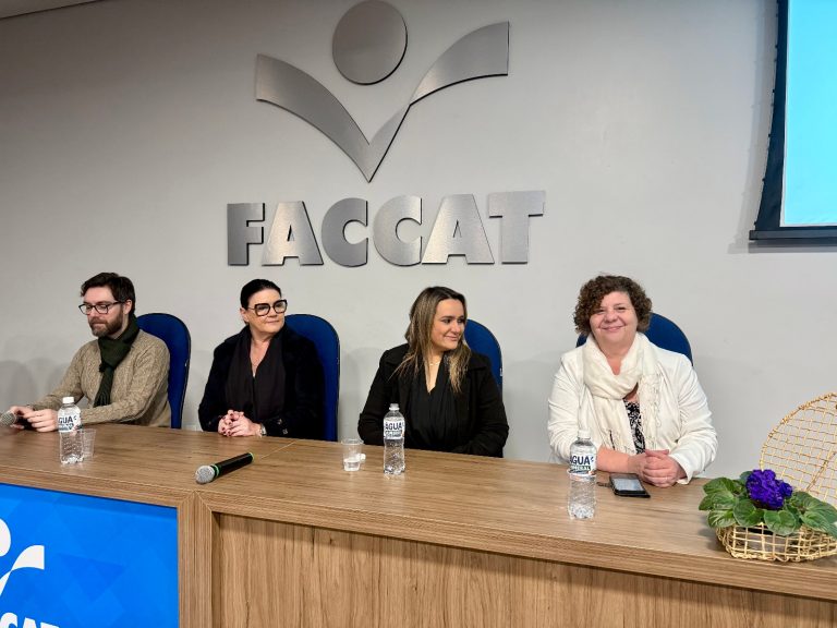Seminário da 1ª Semana Inclusiva promove integração e capacitação aos profissionais, familiares e estudantes em Taquara