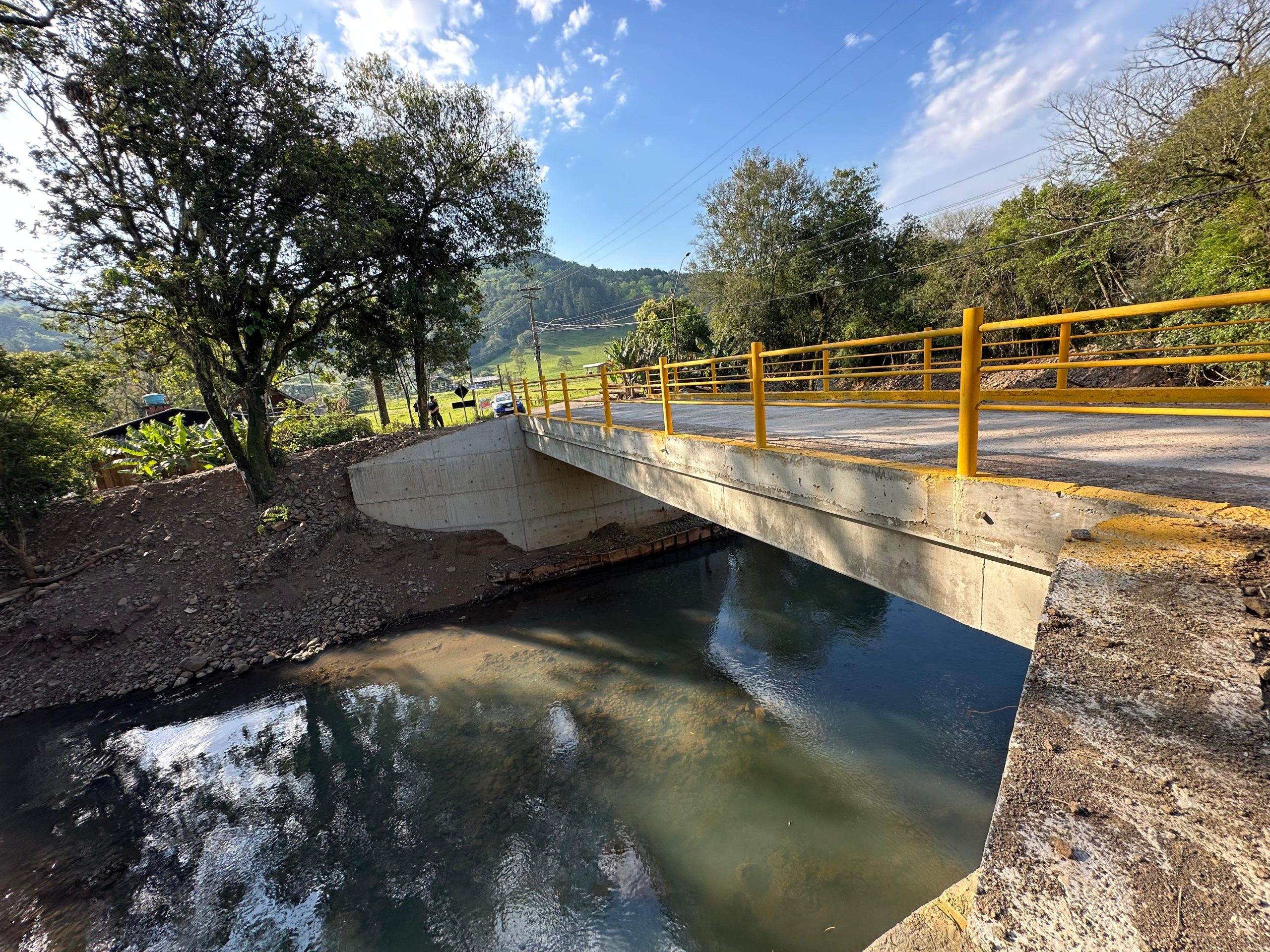 Pontes reconstruídas após enchentes de 2024 são entregues em Padilha e Rio da Ilha