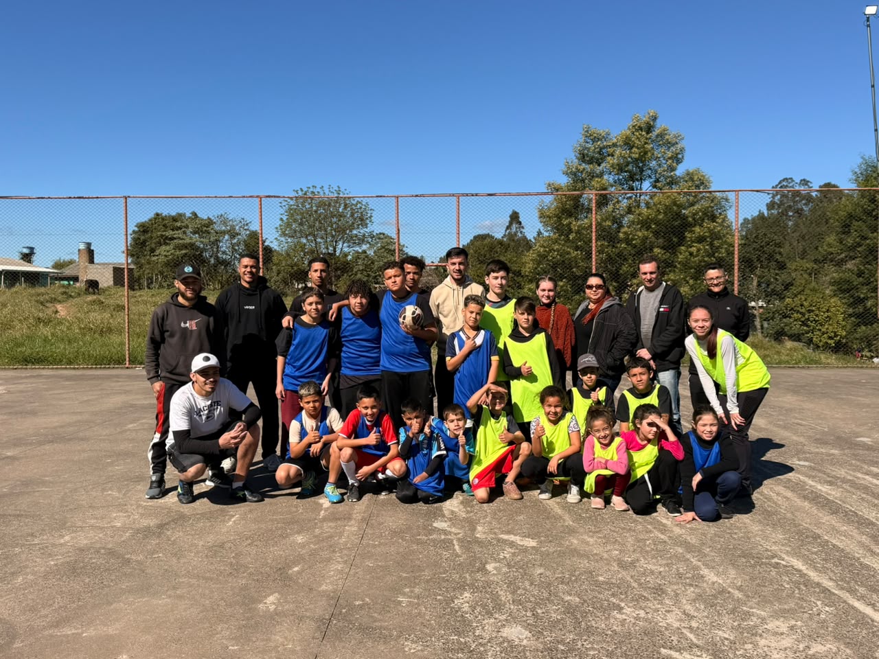 Escolinha de Futsal do bairro Eldorado amplia faixa etária após dobrar número de inscritos