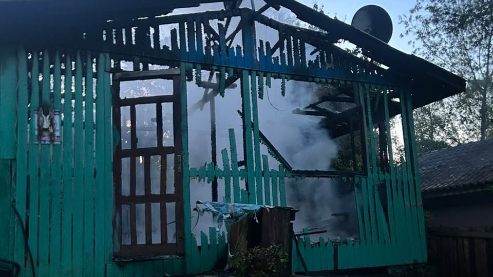 Incêndio atinge residência no bairro Sander, em Três Coroas