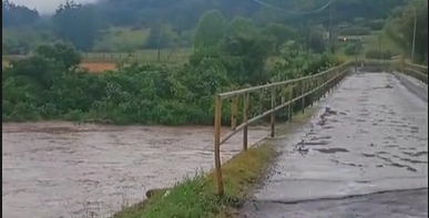 Defesa Civil registra pontos de inundação e alerta para risco de alagamentos em Rolante