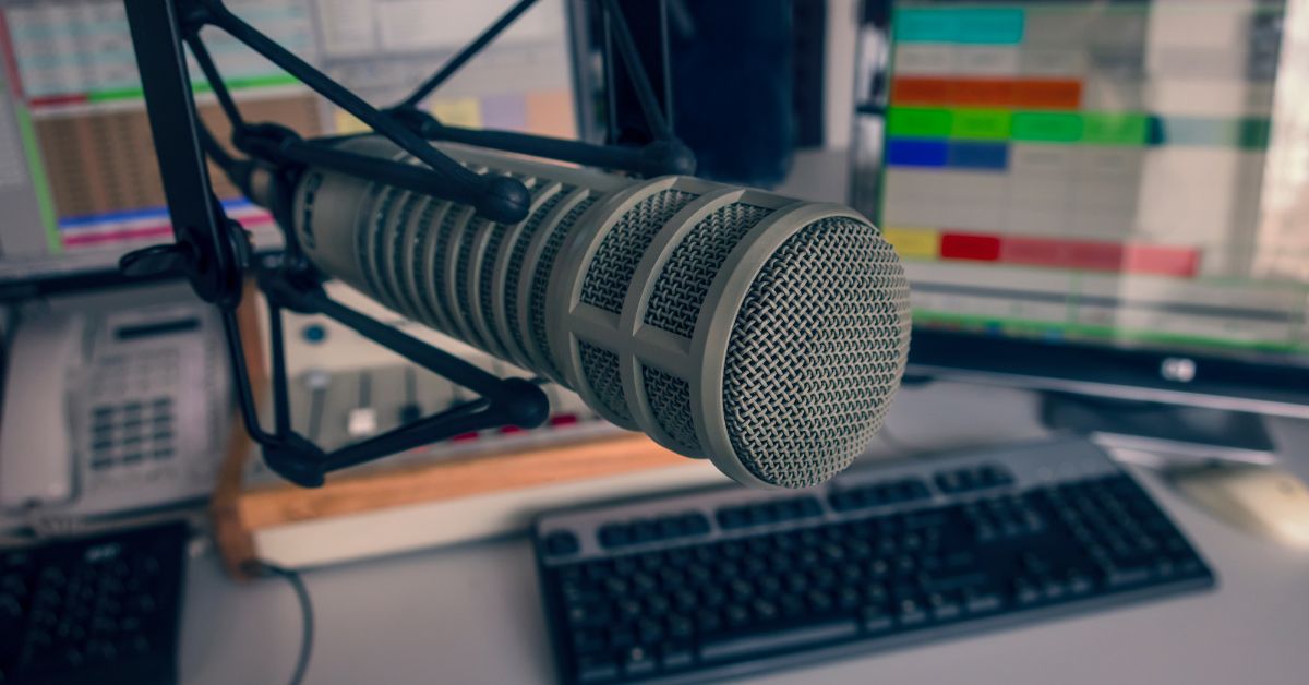 Rádio alcança 77% da população e mantém força na era do áudio digital