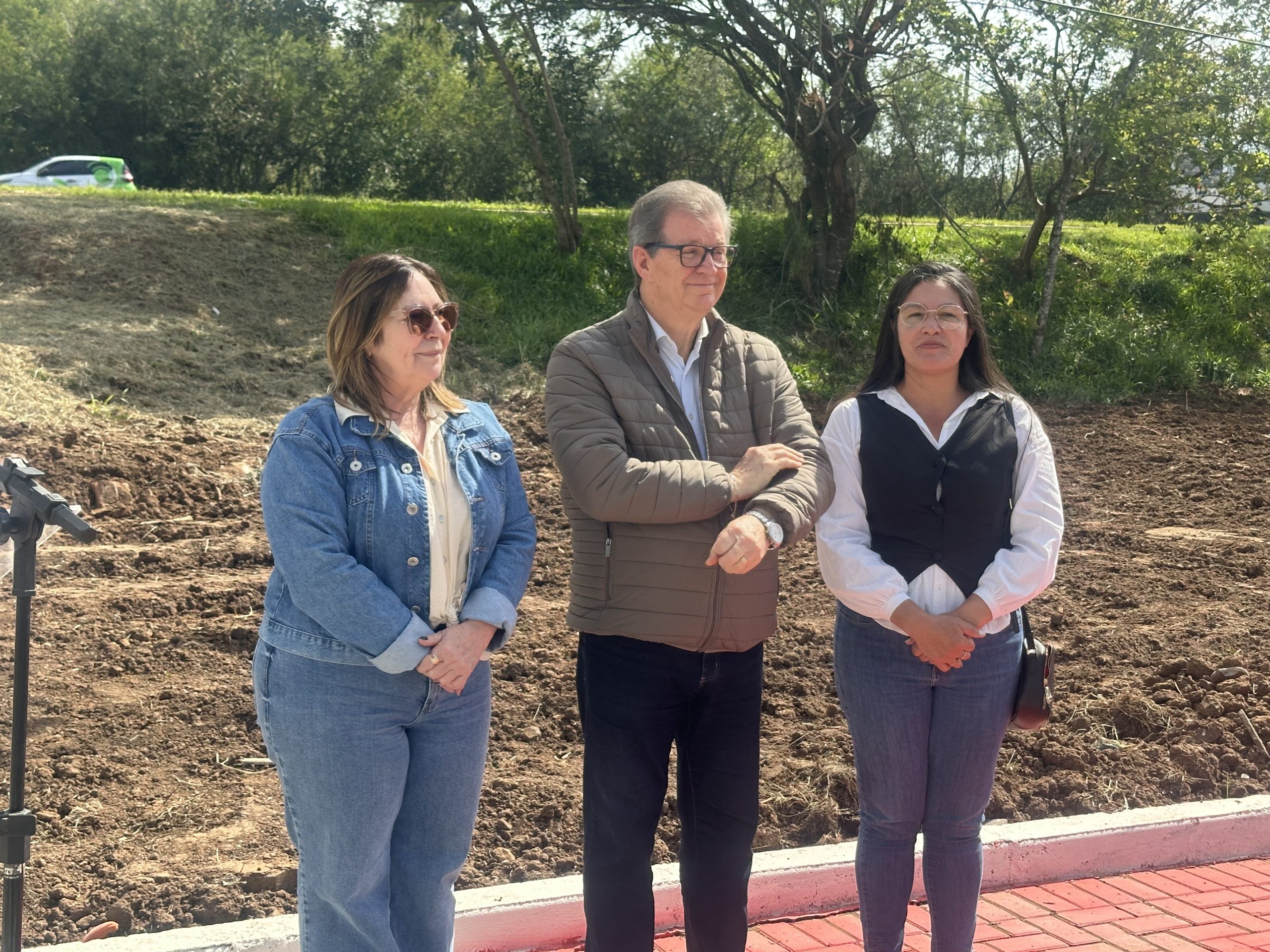 Prefeitura entrega pavimentação na rua de acesso ao bairro Eldorado, em Taquara