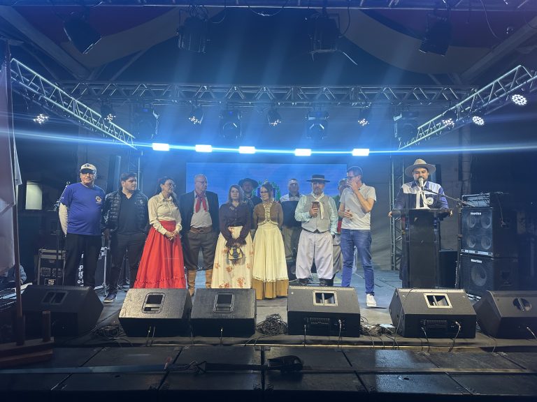 12ª Mateartchê de Igrejinha é aberto com show de humor