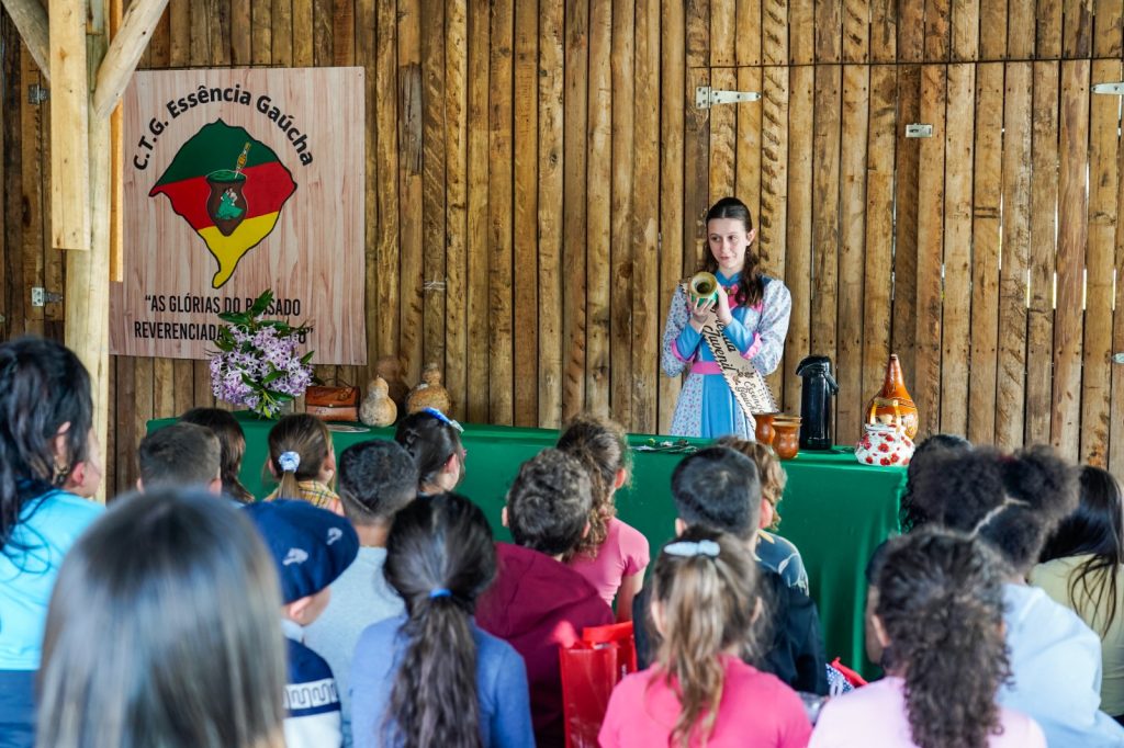Recanto Cultural e oficinas aproximam crianças das tradições gaúchas nos Festejos Farroupilhas do Paranhana