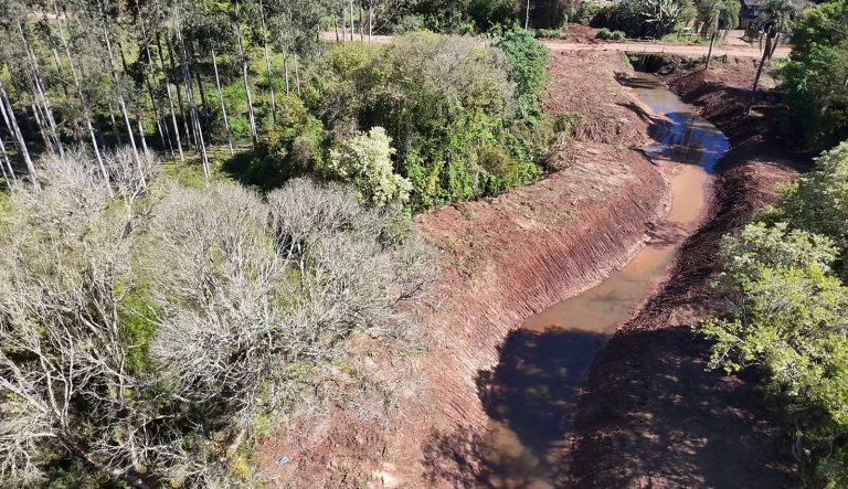 Taquara conclui desassoreamento do Arroio Santa Maria e inicia trabalhos no Arroio Müller