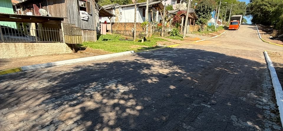 Concluída pavimentação da Rua Elígio Feiten, no Loteamento Brenner, em Parobé