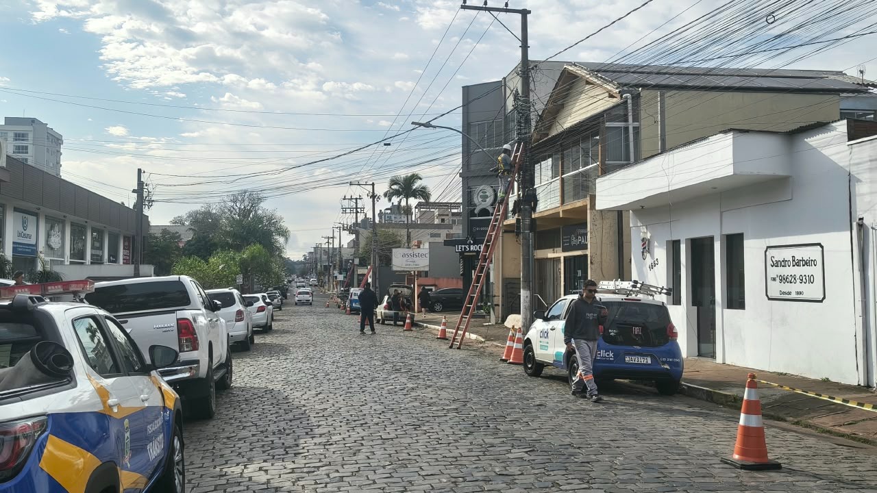 Segunda etapa da Operação Poste Limpo retira mais de uma tonelada de fios em Taquara
