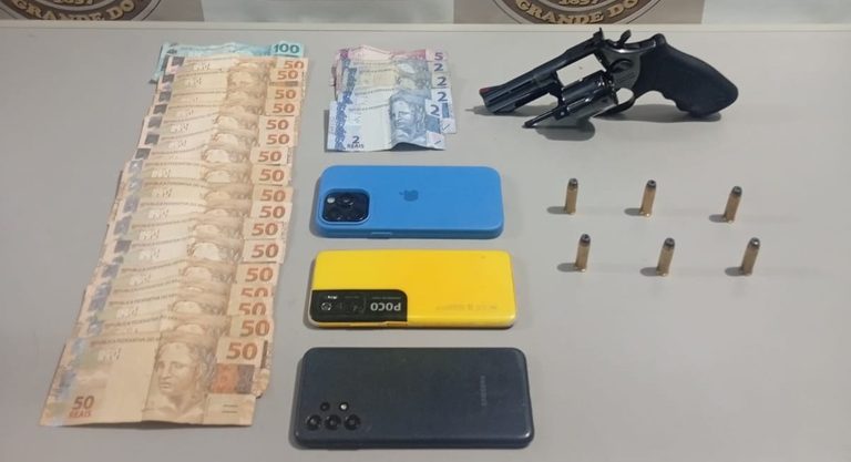 Três homens são presos por posse ilegal de armas de fogo em Parobé