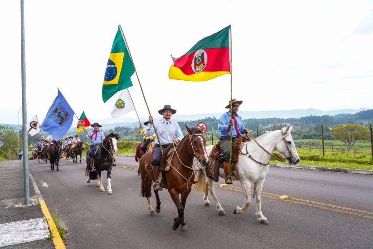 Desfile Farroupilha deve reunir cerca de 300 cavalarianos pelas ruas de Taquara neste domingo (20)