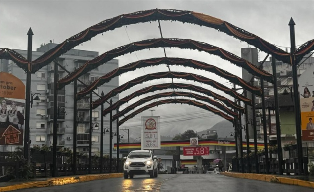 Ponte Central tem trânsito bloqueado para obras de reconstrução em Igrejinha