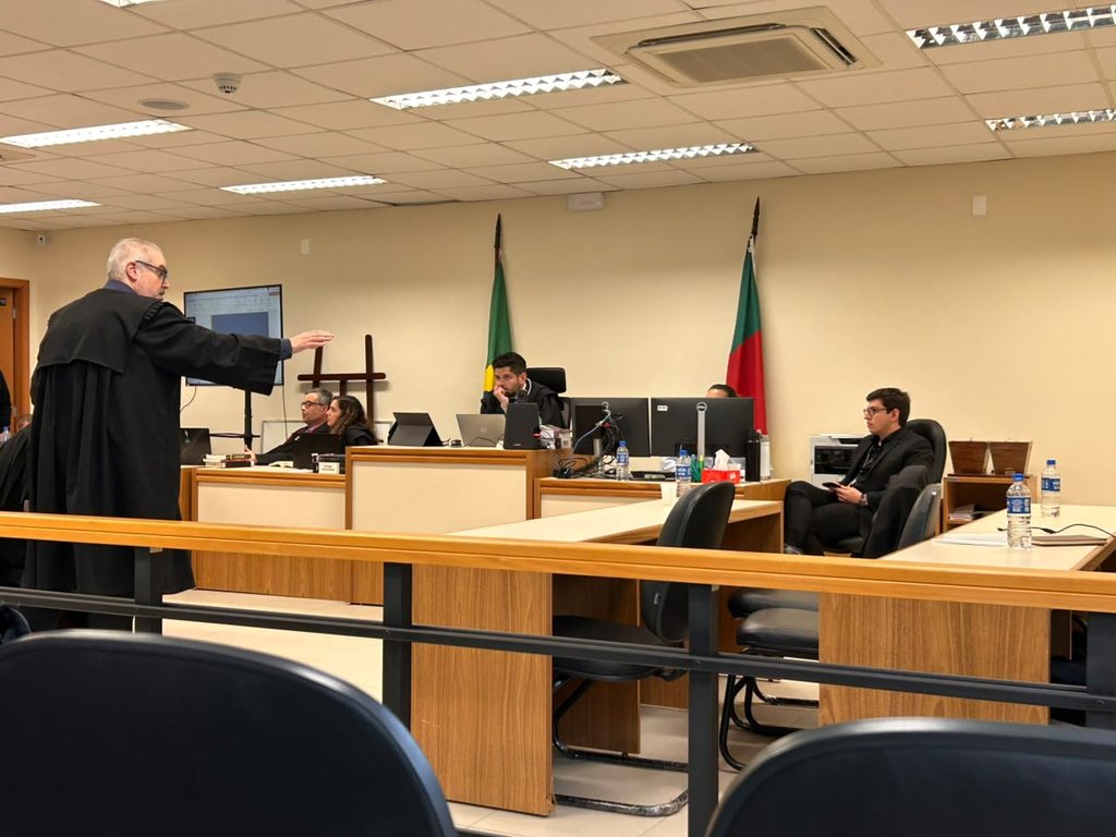 Homem é condenado a mais de 46 anos de prisão por feminicídio em Parobé