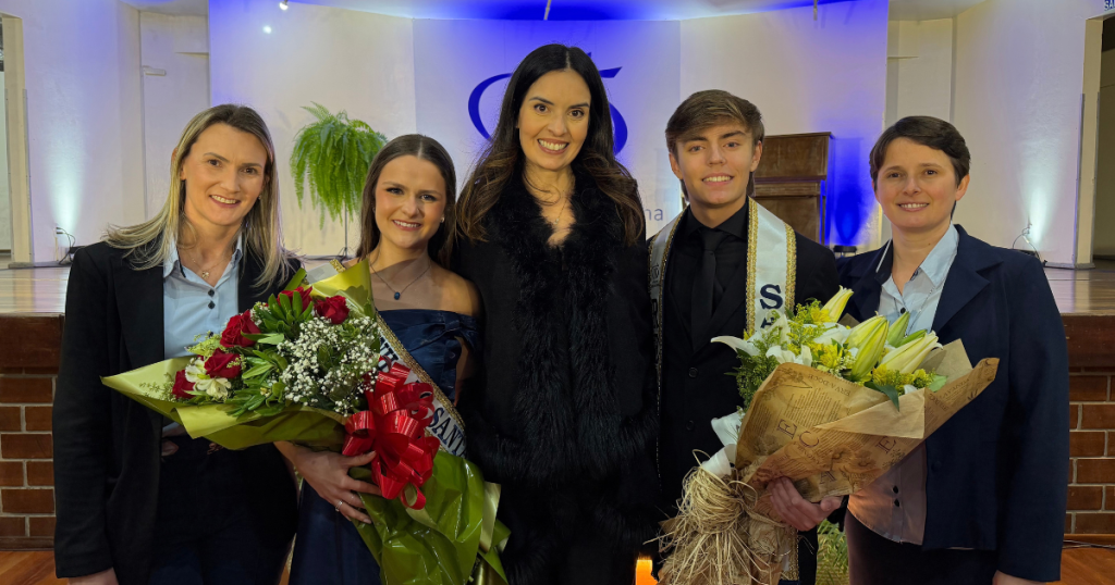 Colégio Santa Teresinha elege Rei e Rainha em evento que antecede gincana