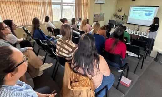 Professores de Parobé participam de formação sobre alfabetização e inclusão escolar