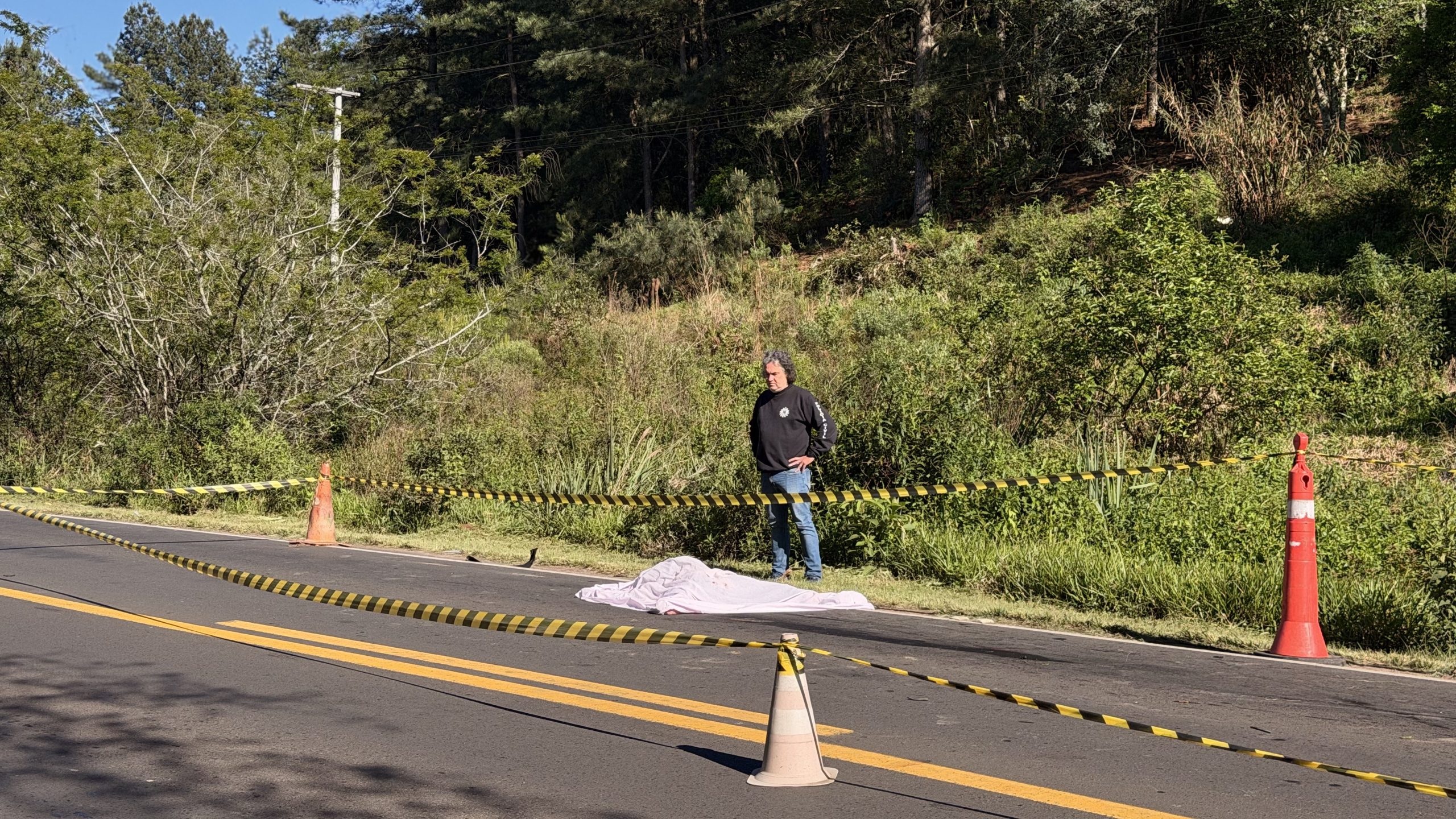 Mulher de 71 anos morre após ser atropelada na ERS-239, em Taquara
