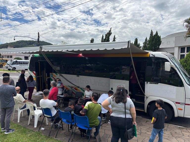 Ônibus do Cadastro Único realiza 94 atendimentos em Três Coroas