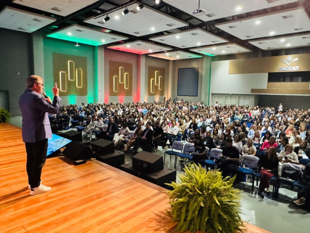 3º Fórum Estadual de Alfabetização reúne mais de mil participantes na Faccat, em Taquara
