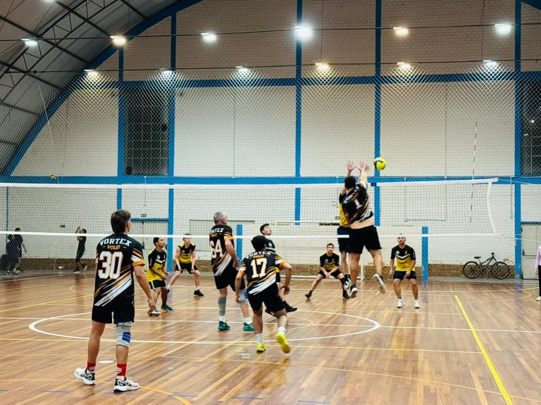 Campeonato Municipal de Vôlei Indoor reúne 11 equipes em Taquara