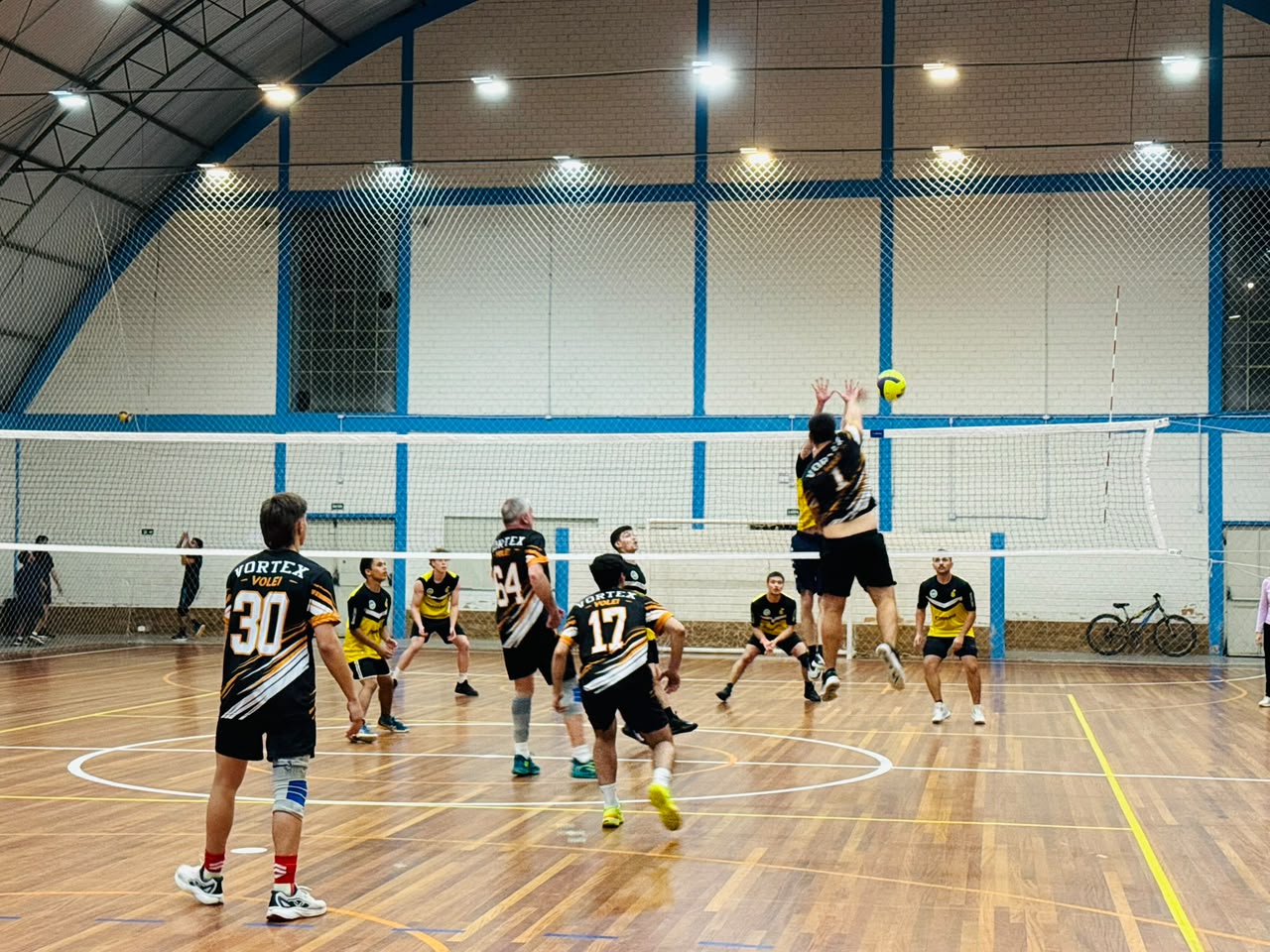 Campeonato Municipal de Vôlei Indoor reúne 11 equipes em Taquara