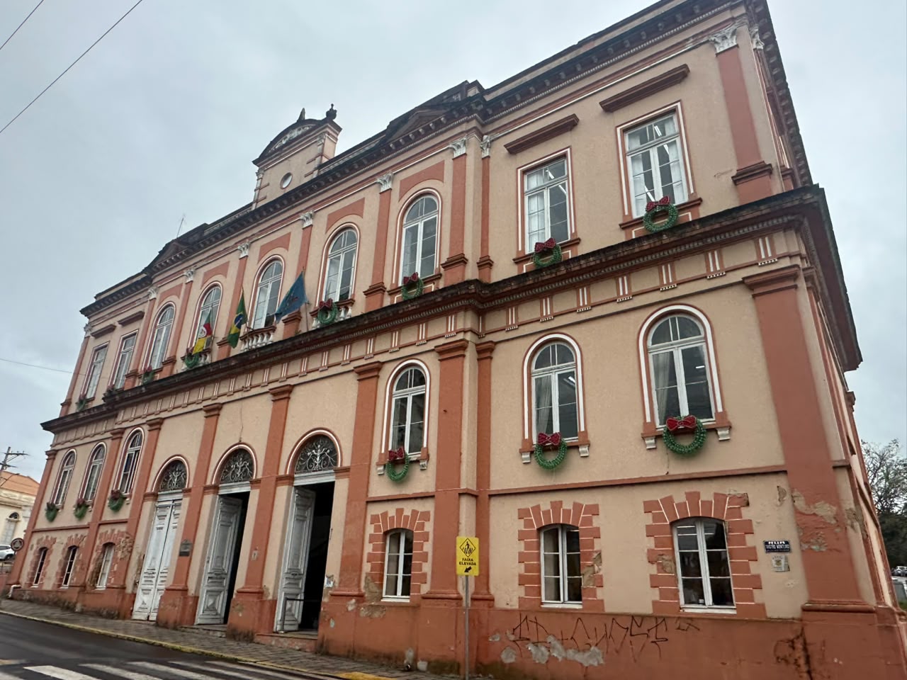 Taquara avança no projeto de restauração do Palácio Municipal, construído em 1908