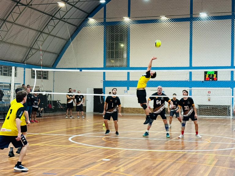 Campeonato Municipal de Vôlei Indoor de Taquara terá seis jogos nesta semana