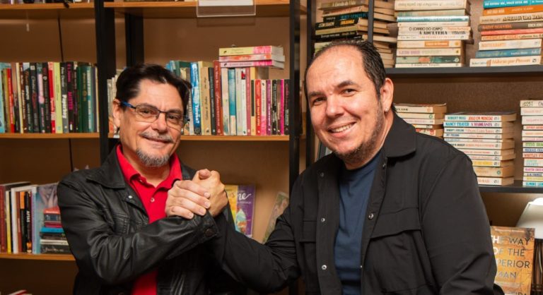 Escritores Silvio Juvenil Trein e Thiago Lacerda lançam livros em Três Coroas