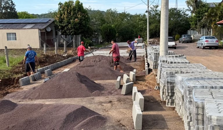 Avança a pavimentação da Avenida João Mosmann Filho, em Parobé