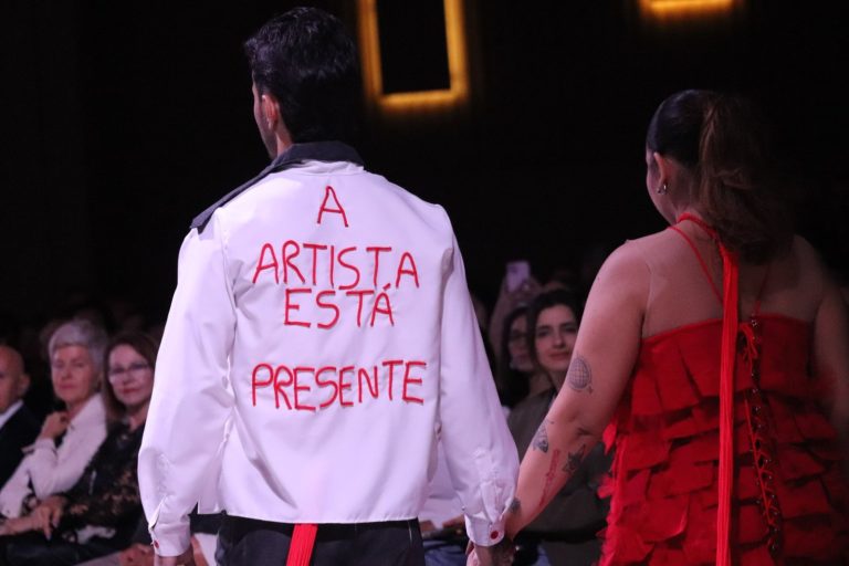 Ouse 2026 propõe transformar cadeiras em moda e expressão artística na Faccat