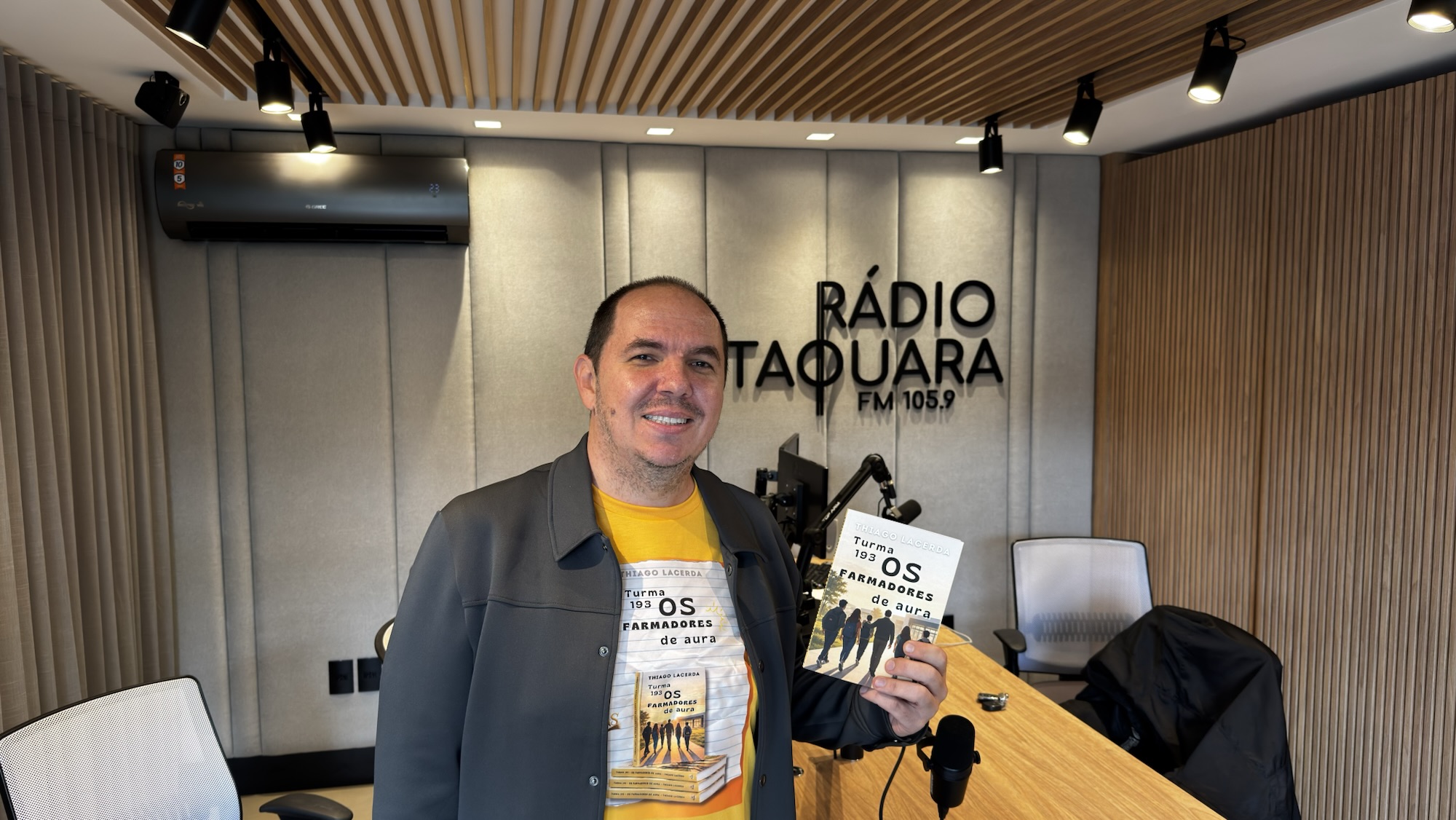 Thiago Lacerda lança terceiro livro inspirado na relação com alunos de Igrejinha